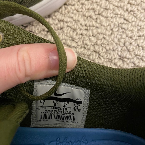 Nike size 7 - Picture 3 of 4